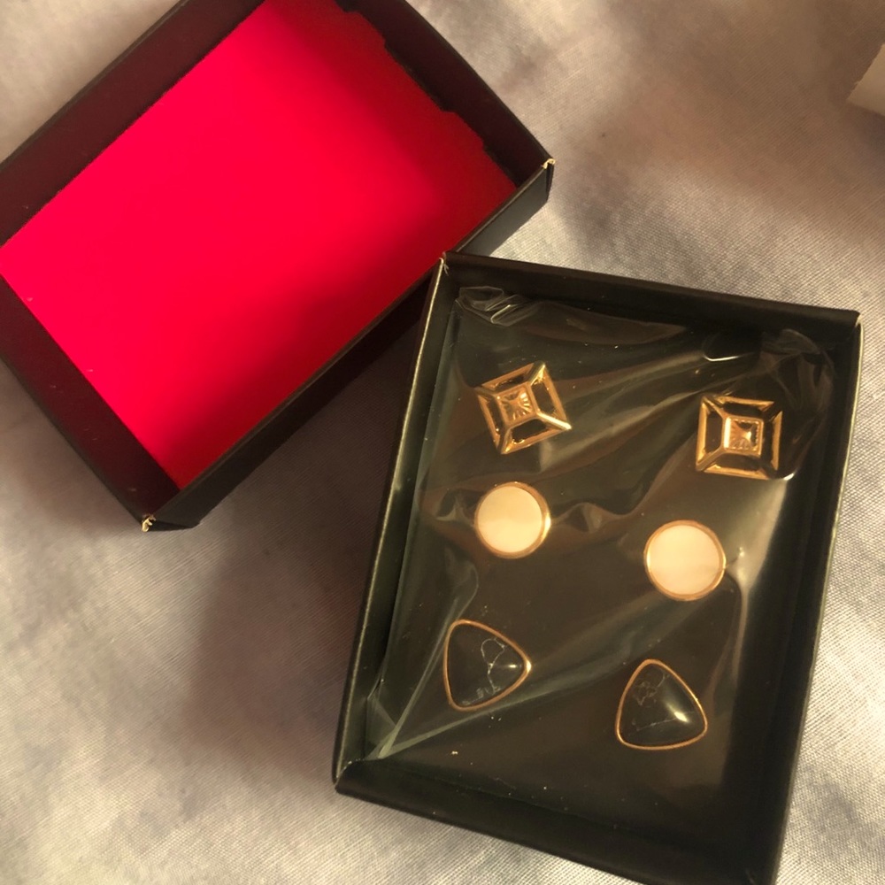 AVON Stud Earrings